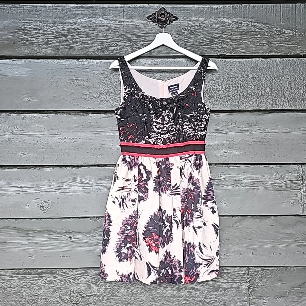 Anthropologie Dress - Picture 4 of 9